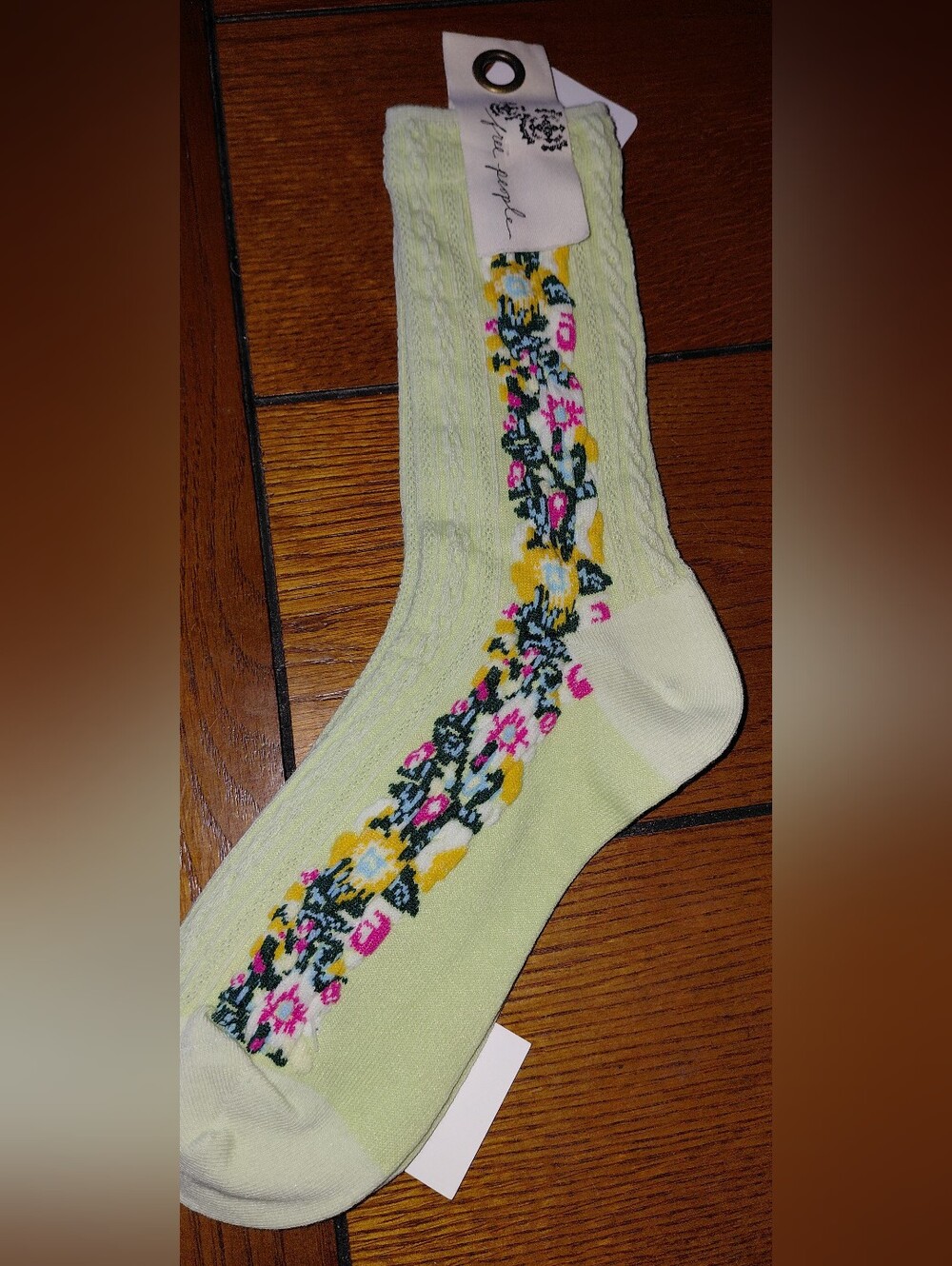 Free People NWT Mint green (chartreuse) crew sock